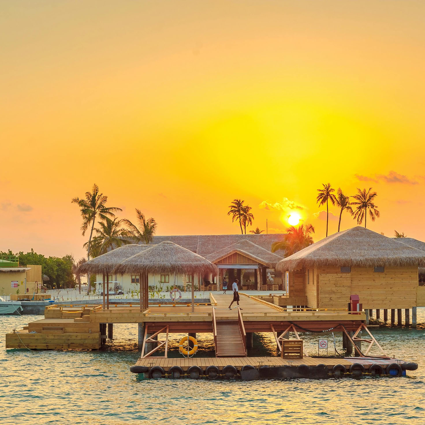 Atemberaubender Sonnenuntergang Im Kanuhura Maldives Resort